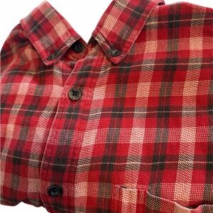 Woolrich men’s red plaid flannel front pocket large